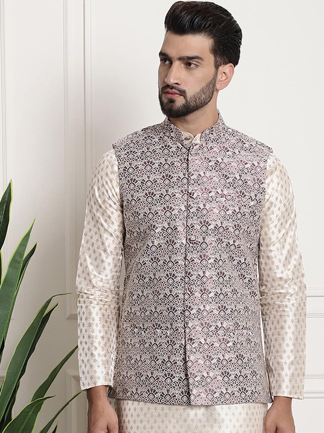 

SOJANYA Men Printed Mandarin Collar Nehru Jacket, Purple
