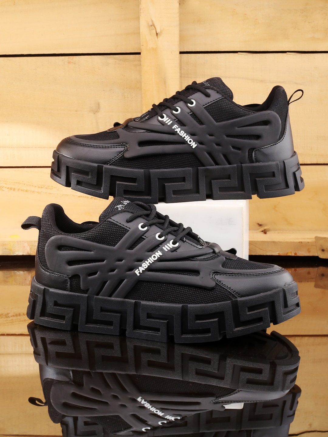 

mr.wonker Men Mesh Lace-Ups Sneakers, Black