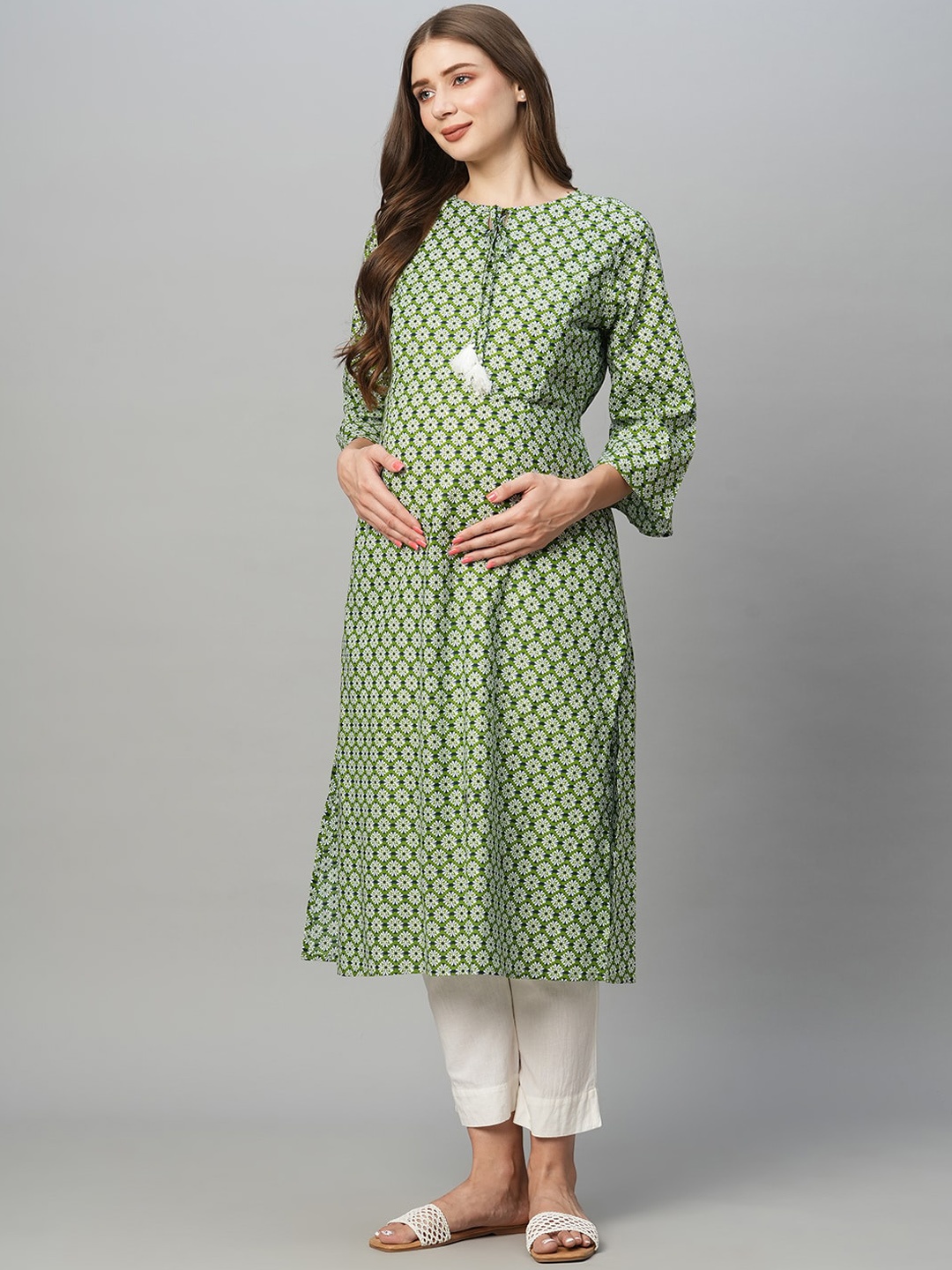 

MomToBe Ethnic Motifs Printed Keyhole Neck Thread Work Maternity Kurta, Green