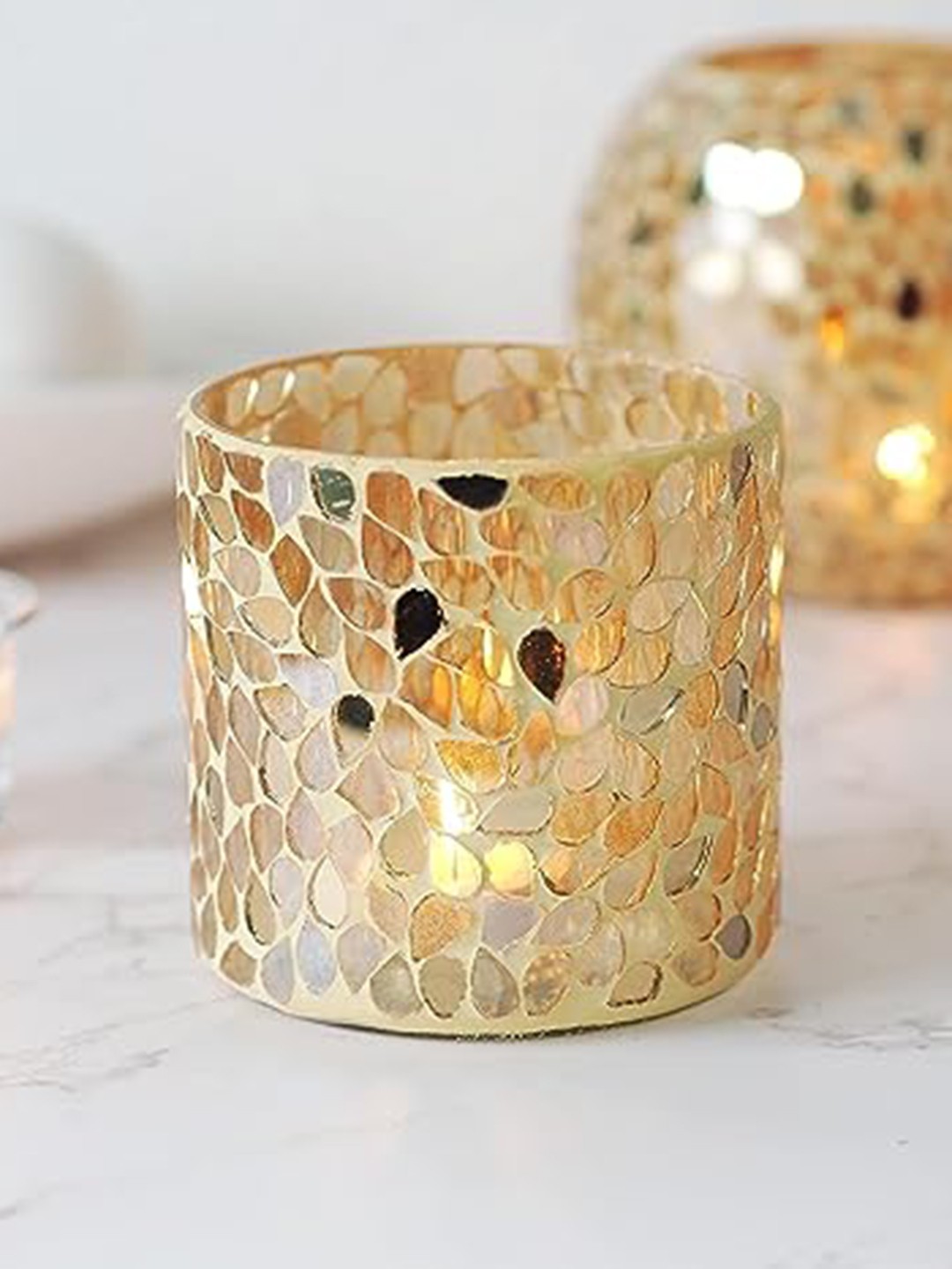 

HOSLEY Mosaic Glass Votive Tealight Candle Holder with Set of 6 Free Tealights, Gold