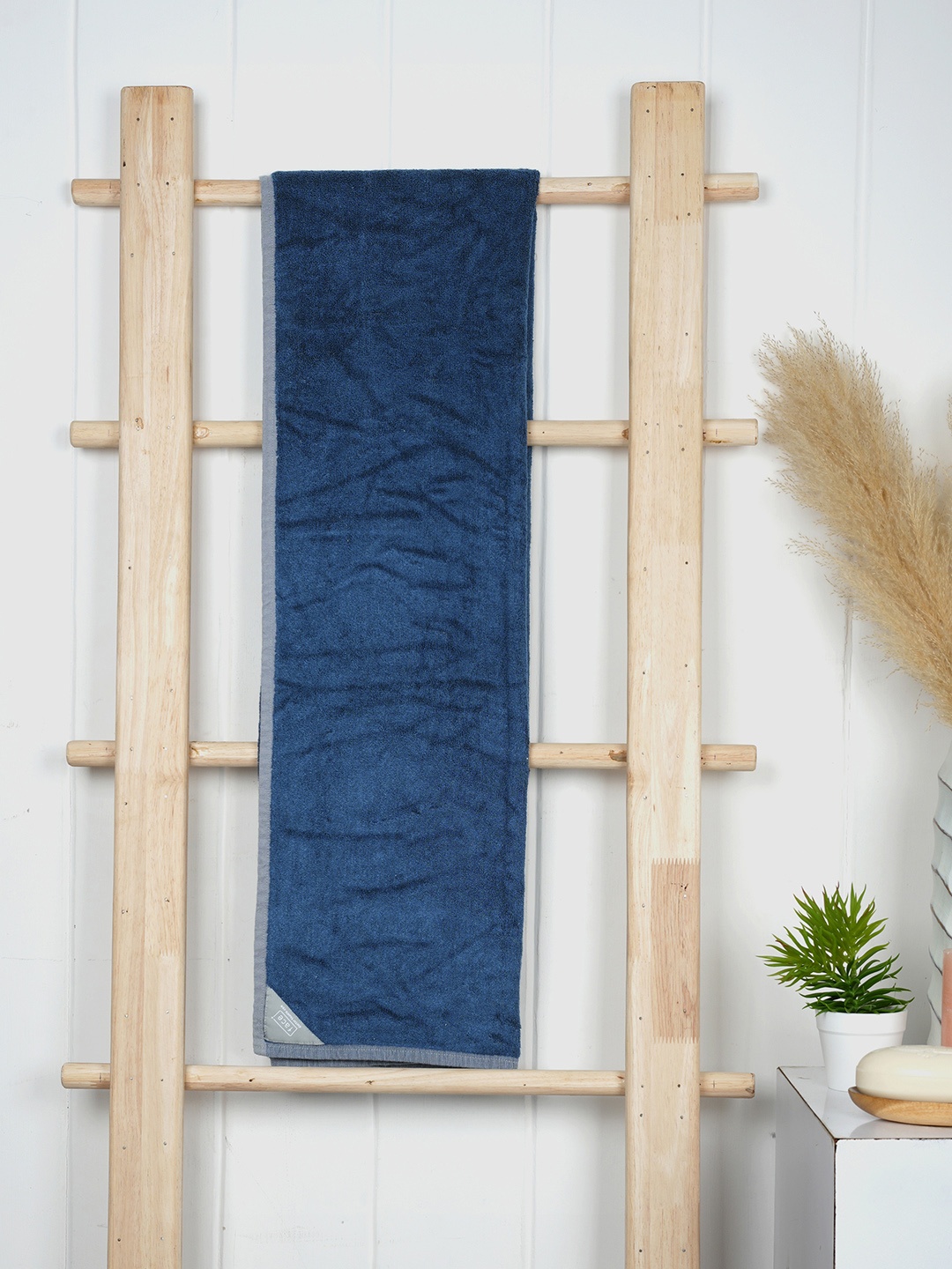 

Doctor Towels Anti-Bacterial 550 GSM Reversible Banana Terry Bath Towel, Navy blue