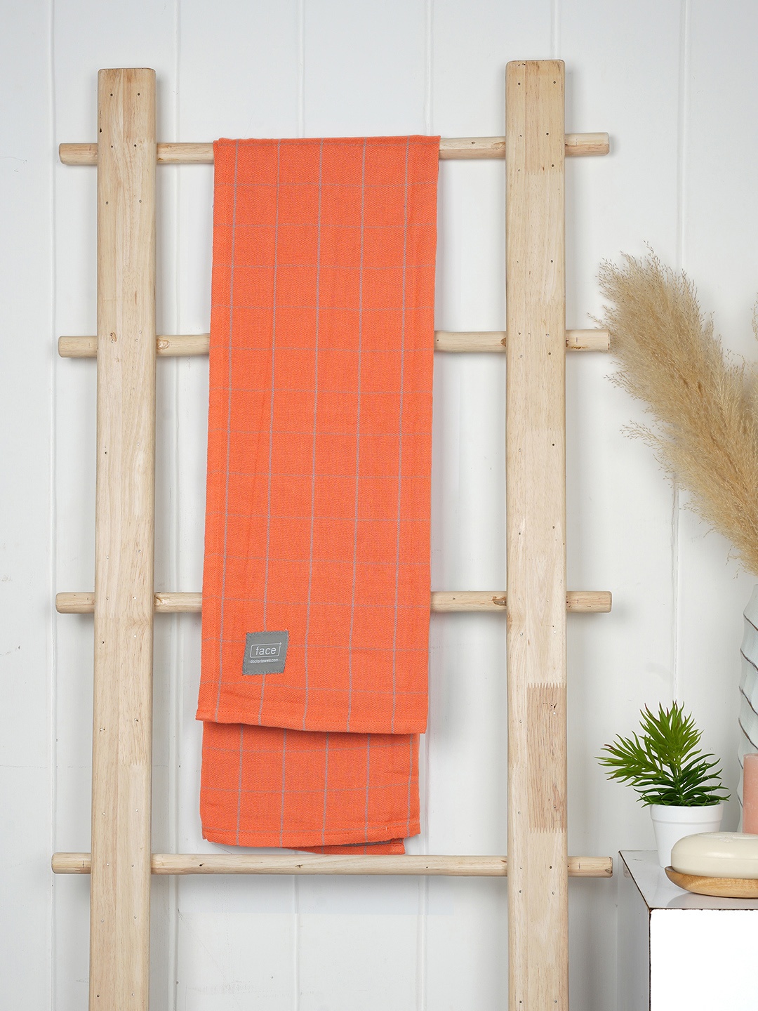 

Doctor Towels Checked 380 GSM Anti-Bacterial Banana Double Cloth Bath Towel, Orange
