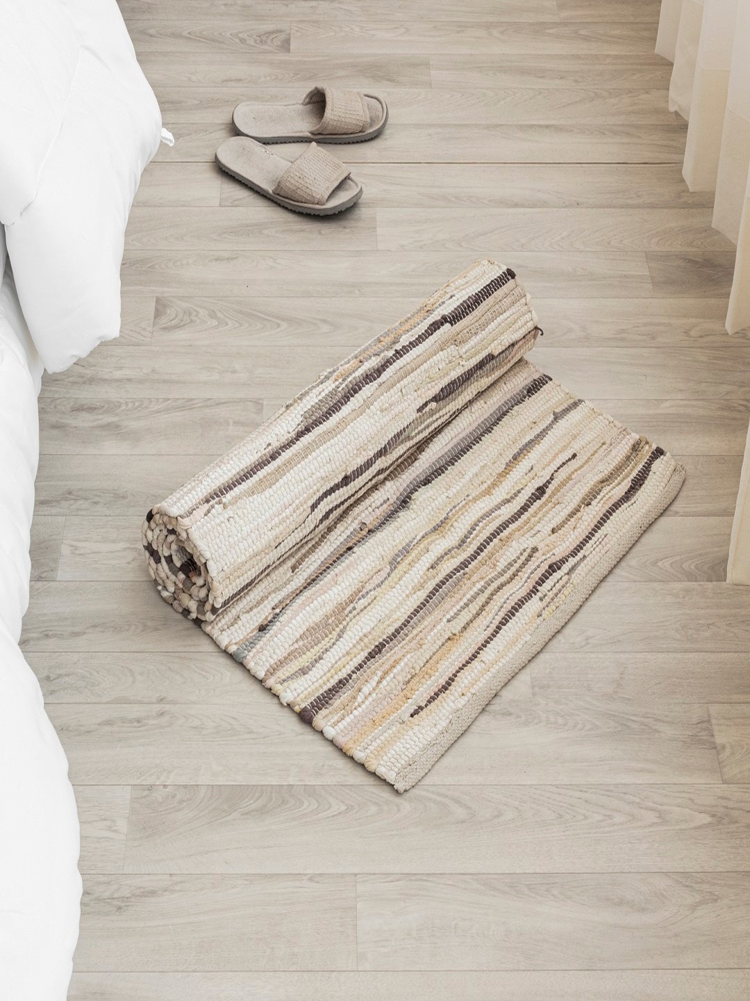 

HOMEMONDE Bohemian Beige Recycled Chindi Reversible Rectangular Floor Runner