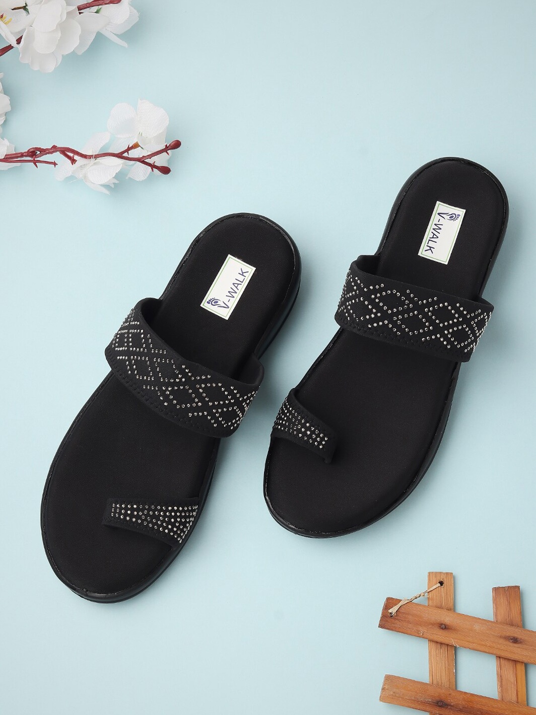 

V-WALK Ethnic Embellished One Toe Flats, Black
