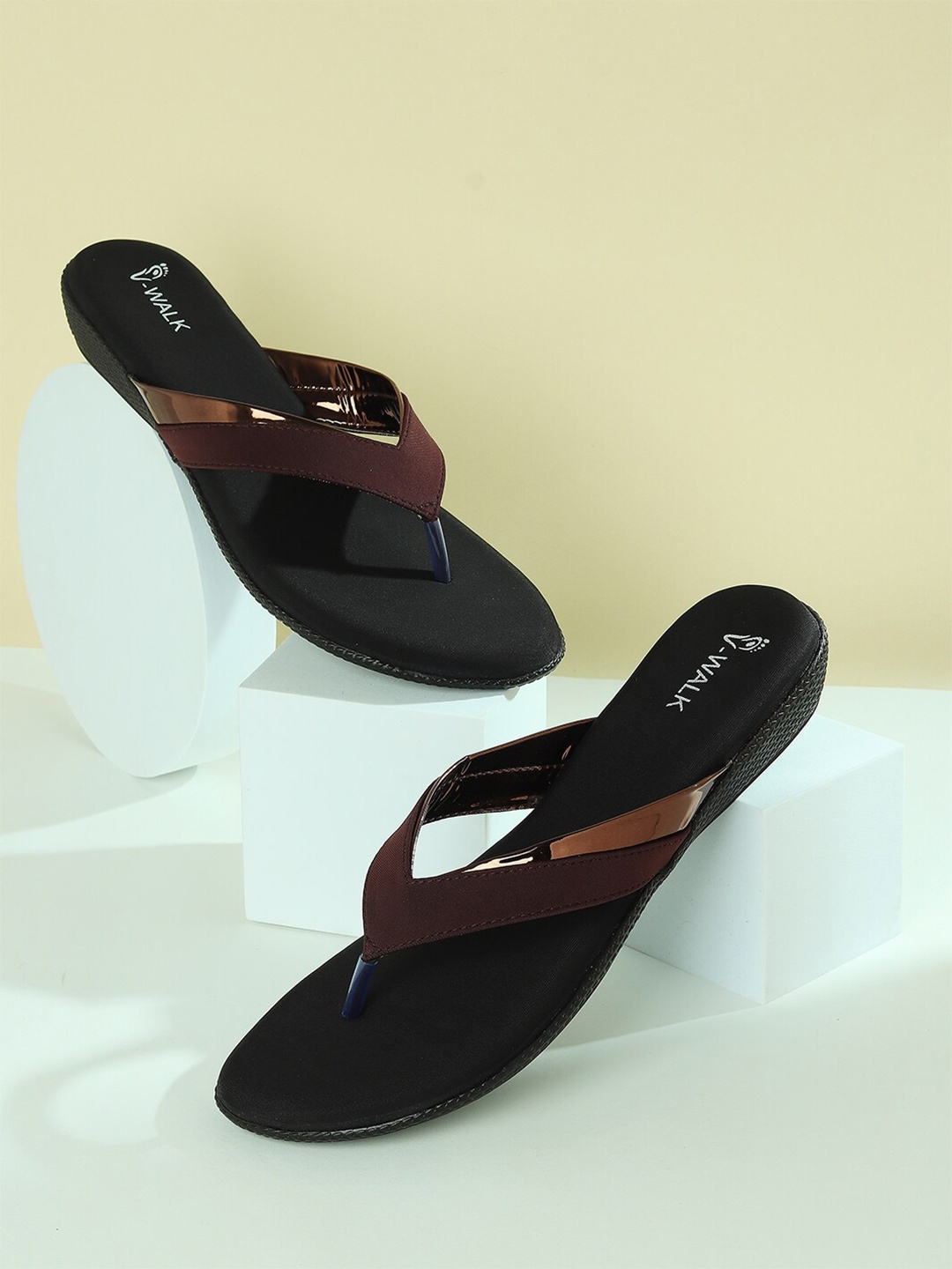 

V-WALK Thong Strap Open Toe Flats, Brown
