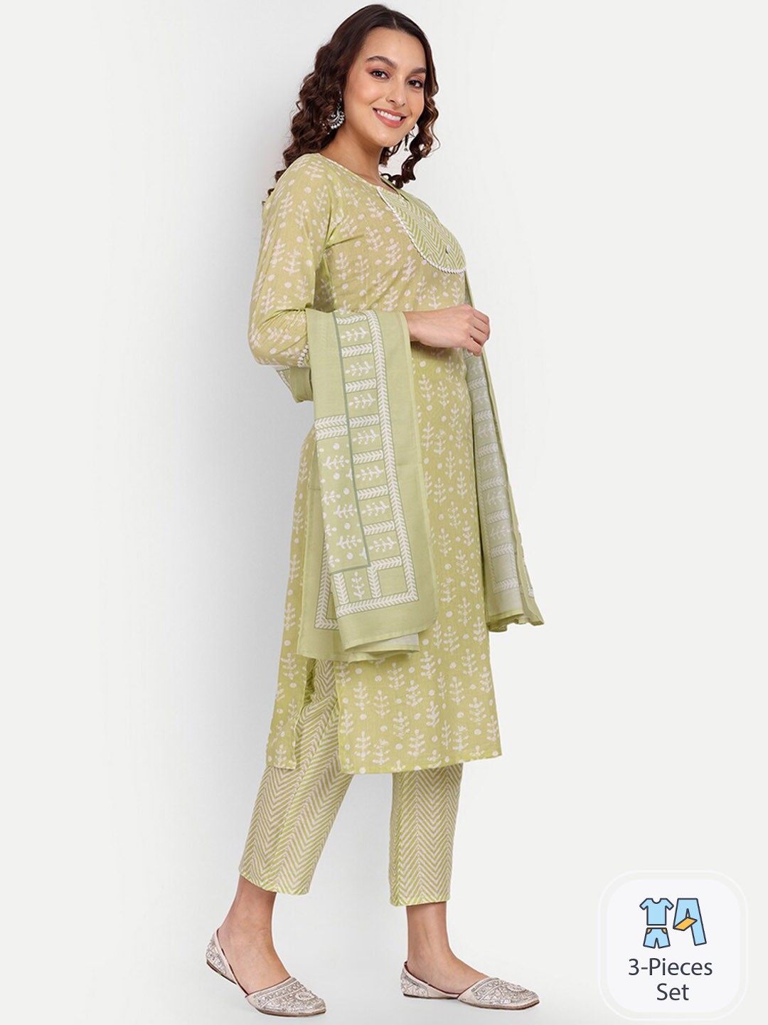

Growish Floral Printed Regular Kurta & Trousers With Dupatta, Green