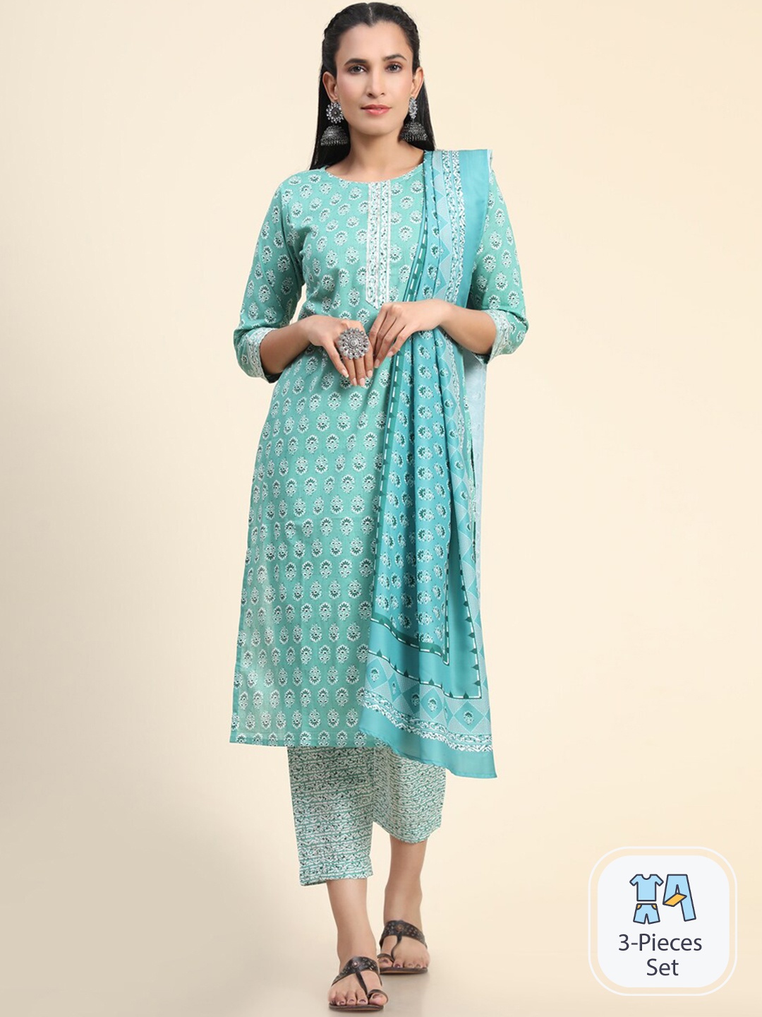 

Growish Floral Printed Gotta Patti Kurta & Trousers With Dupatta, Green