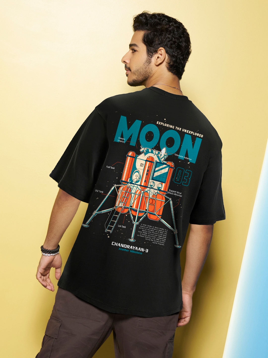 Bewakoof Chandrayaan 3 Lander Graphic Printed Oversized T-shirt, Black