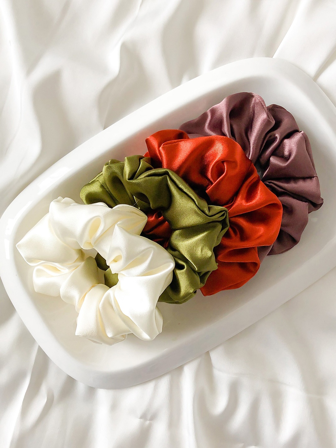 

VAGHBHATT Set of 4 Satin Ponytail Holders, White