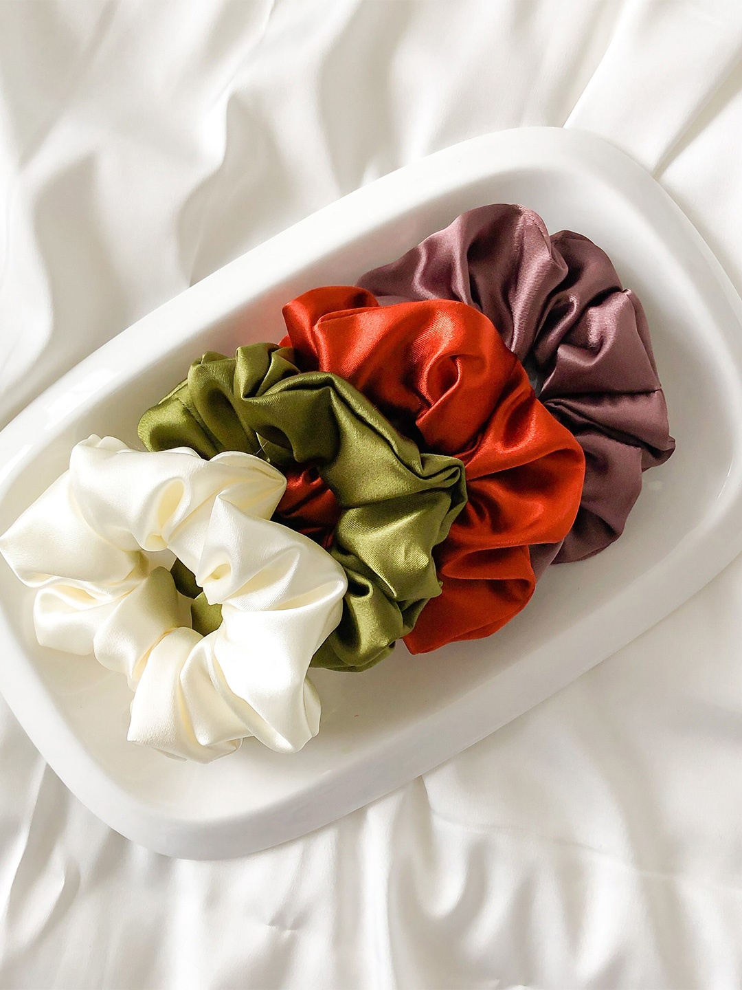 

FIMBUL Women Set Of 4 Ponytail Holders, White