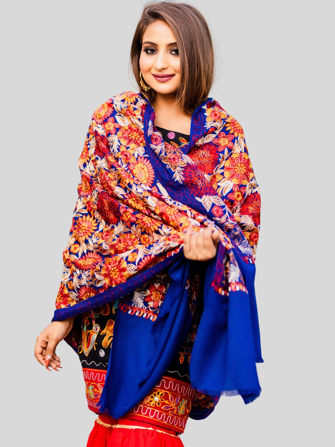 

SWI Stylish Floral Embroidered Aari Wool Shawl, Blue