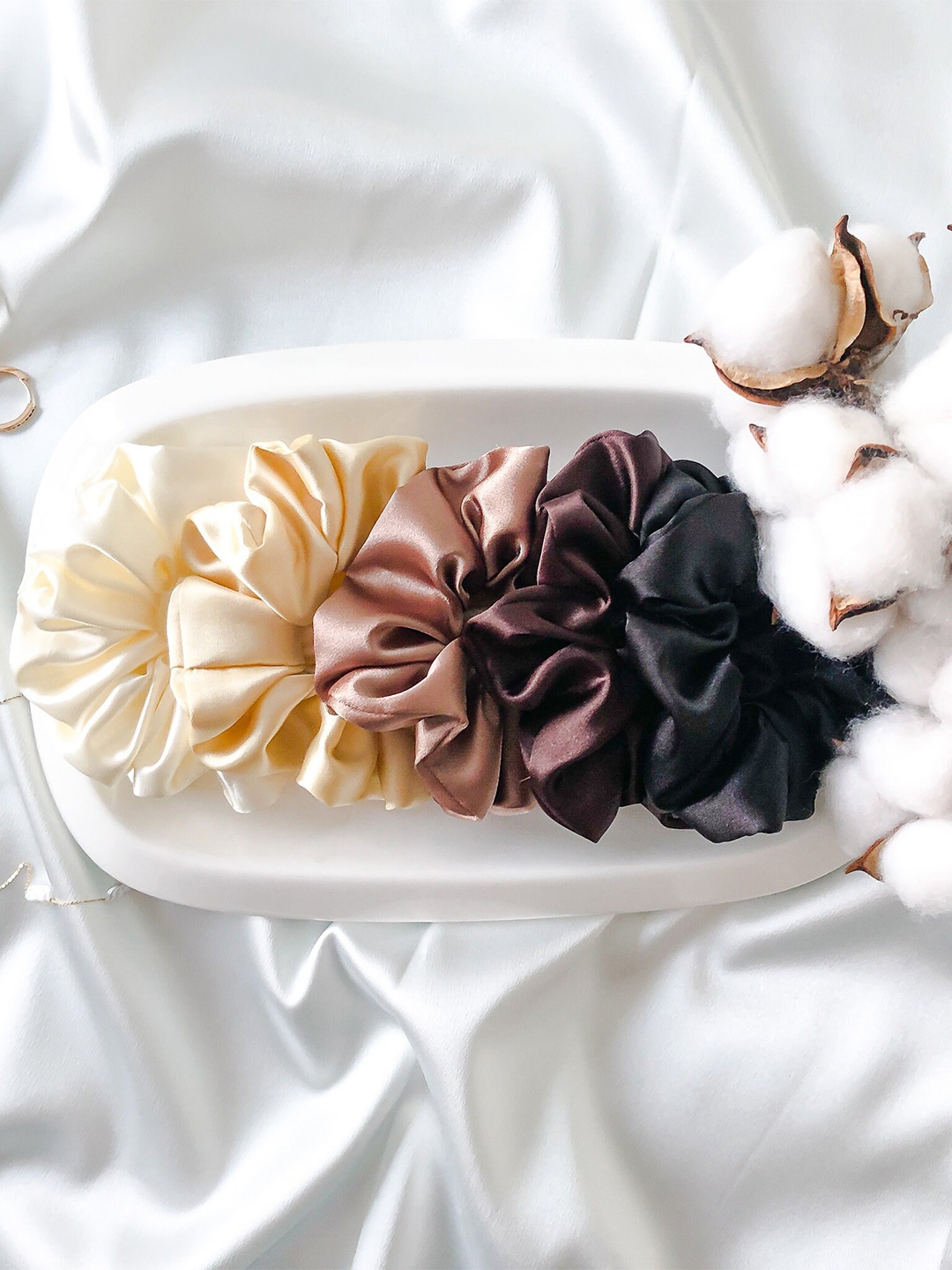 

Krelin Set of 4 Ponytail Holders, Camel brown