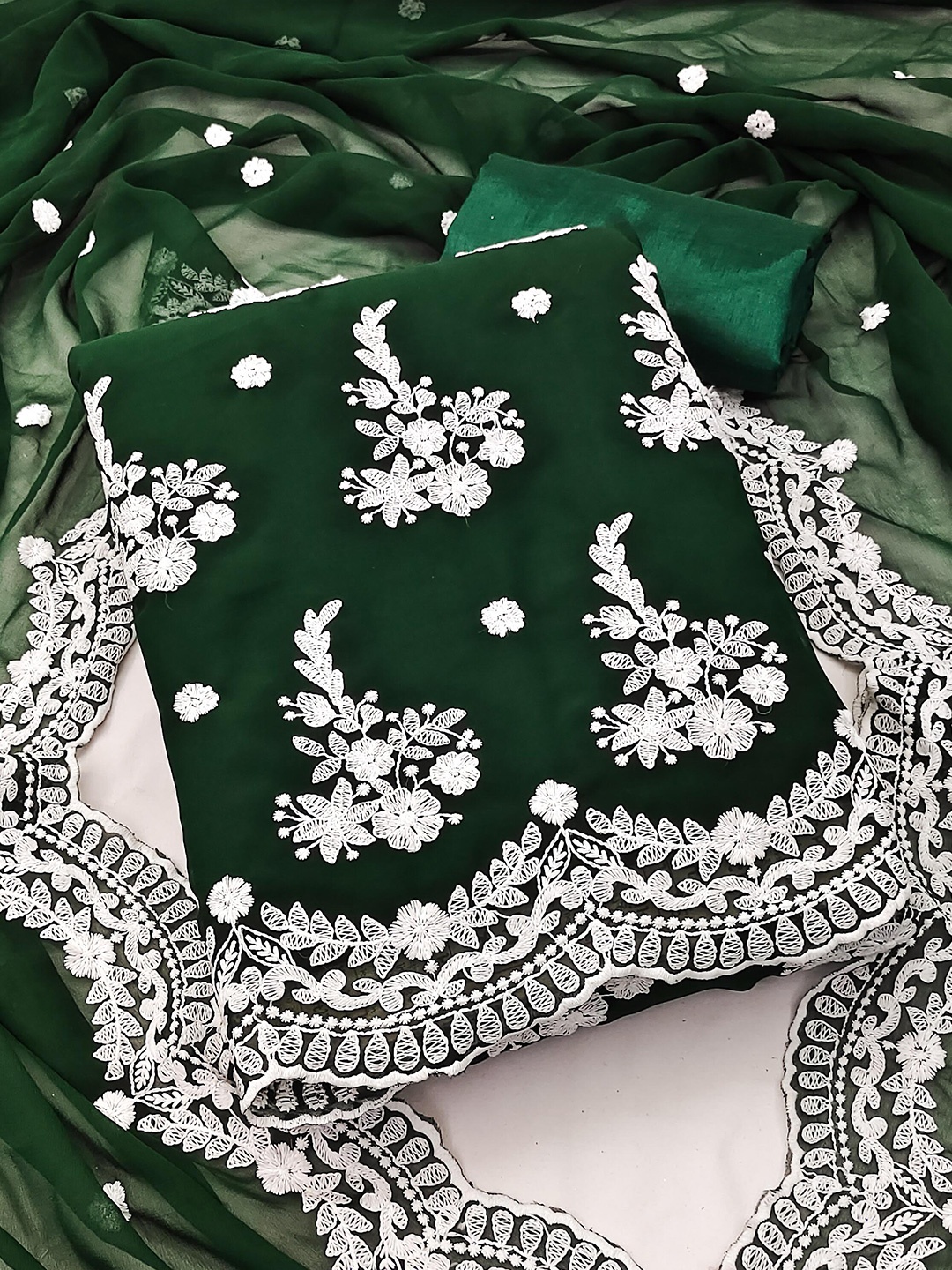 

SHADOW & SAINING Floral Embroidered Unstitched Dress Material, Green