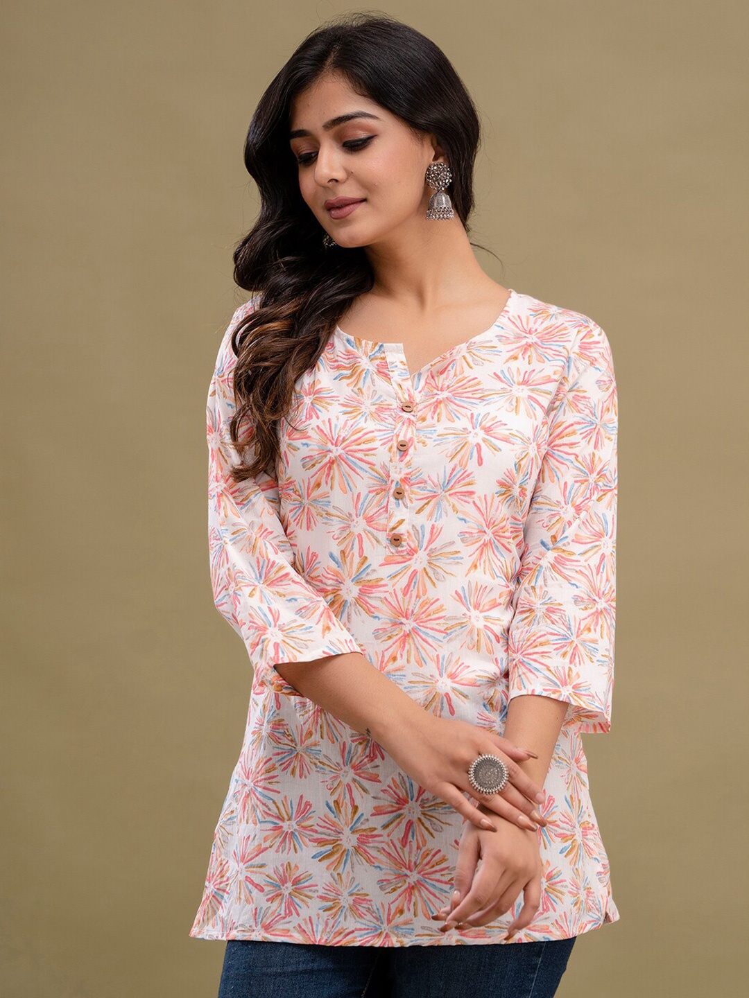 

FERANOID Floral Printed Pure Cotton Straight Kurti, White
