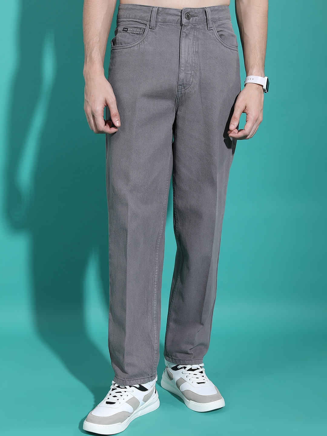 

HIGHLANDER Men Relaxed Fit Clean Look Jeans, Grey