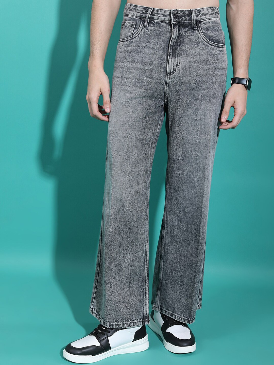

HIGHLANDER Men Wide Leg Low Distress Light Fade Jeans, Grey