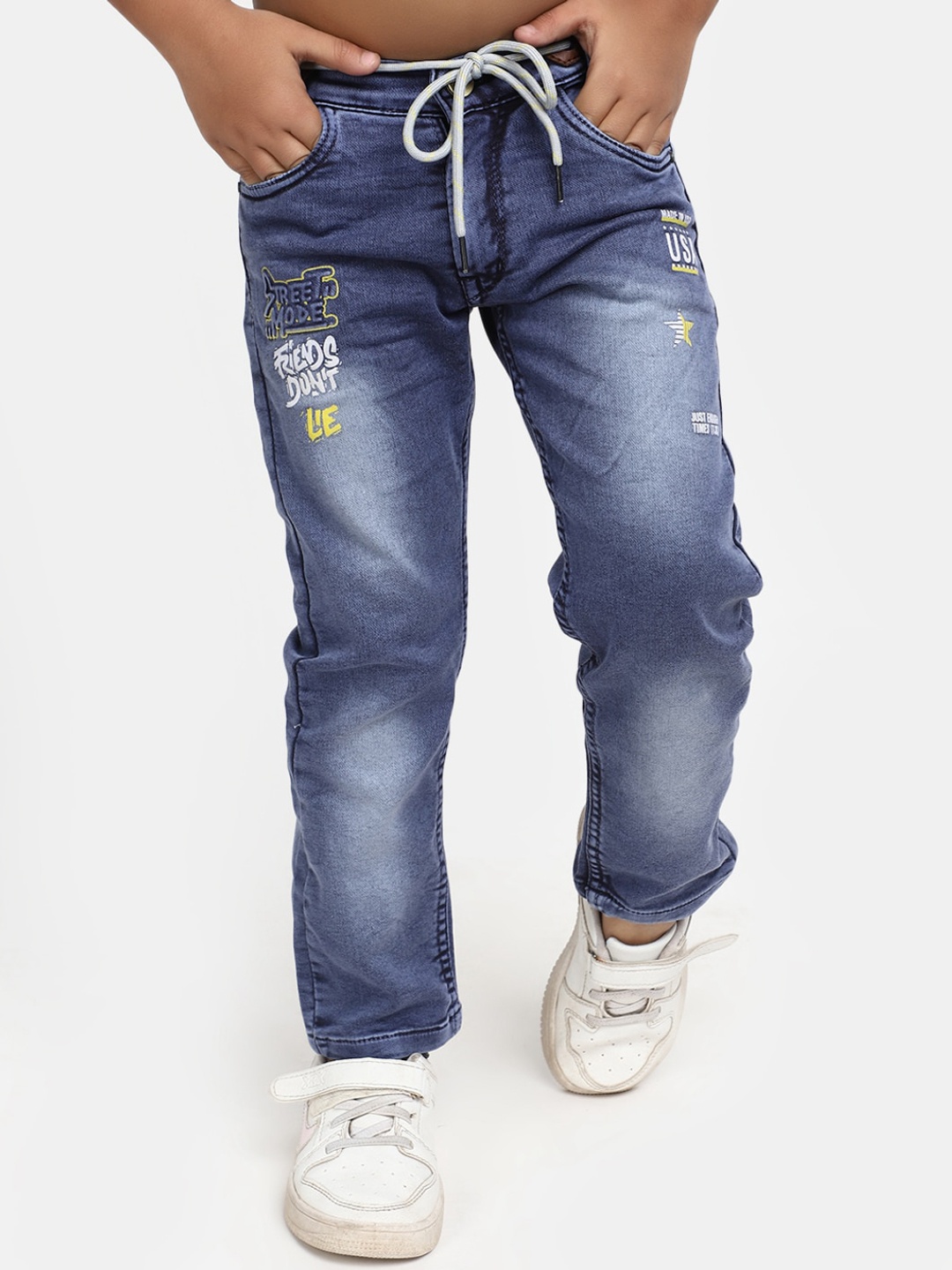 

V-Mart Boys Clean Look Mid-Rise Heavy Fade Stretchable Jeans, Blue