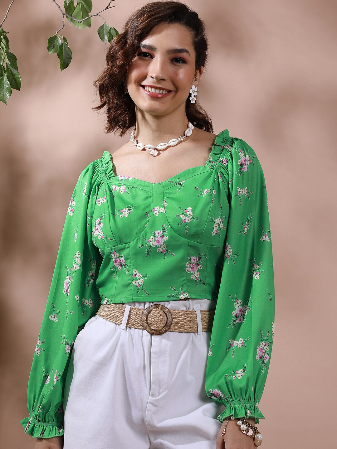 

Tokyo Talkies Floral Printed Sweetheart Neck Puff Sleeves Crop Top, Green