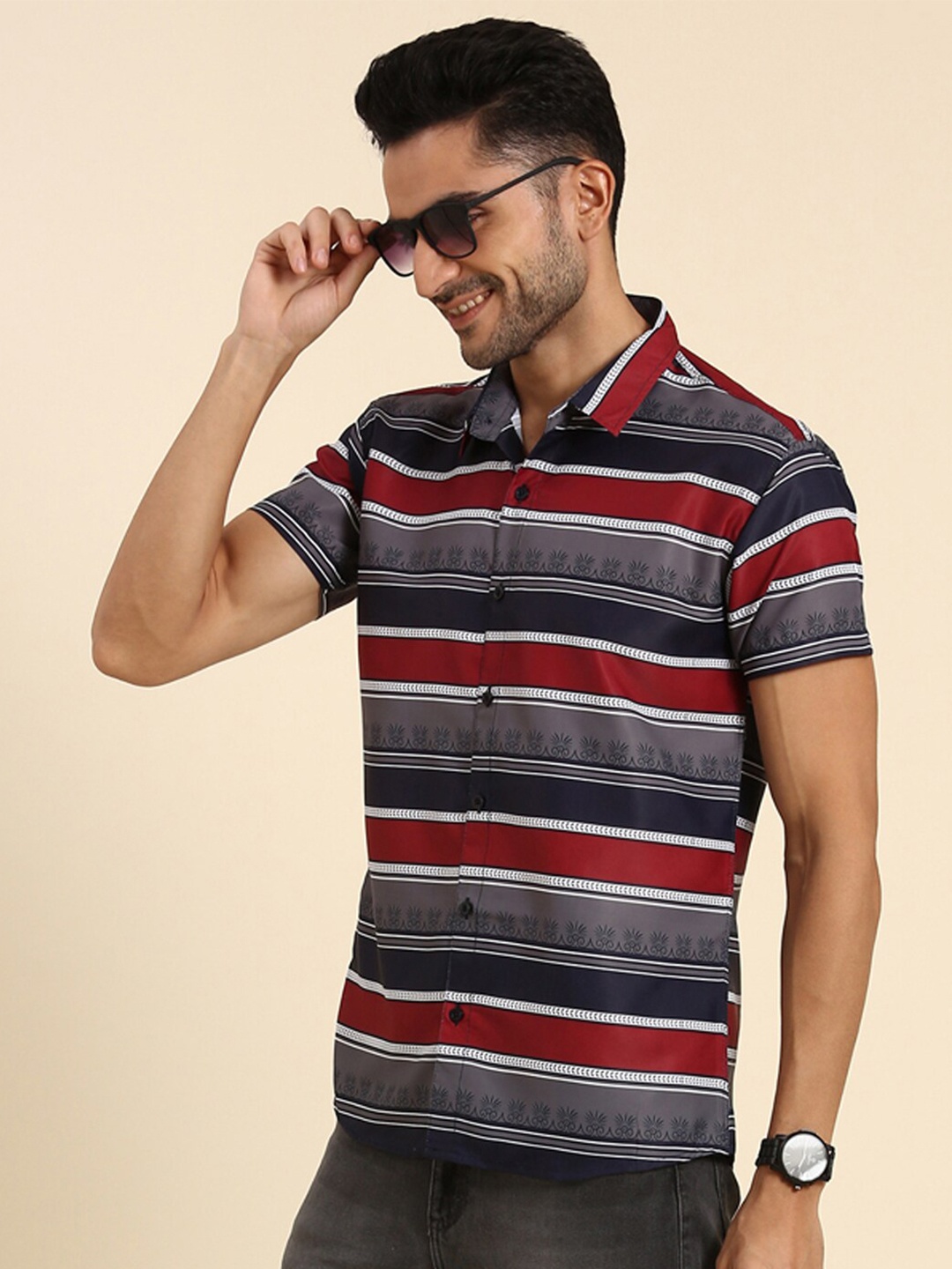 

Joven Horizontal Striped Casual Shirt, Red