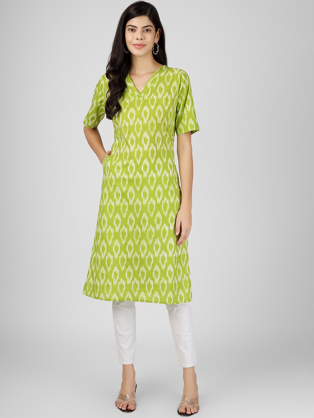 

CELEBRAVO Ethnic Motifs Printed Cotton Kurta, Green