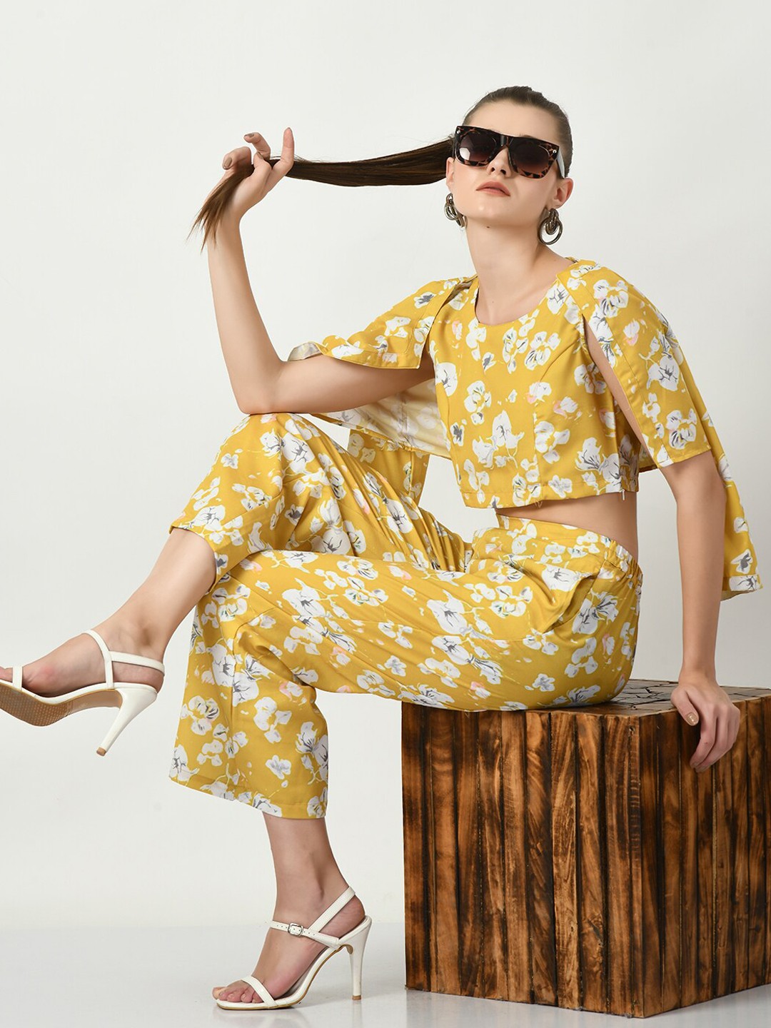 

DressBerry Yellow Printed Linen Top With Palazzos & Jacket