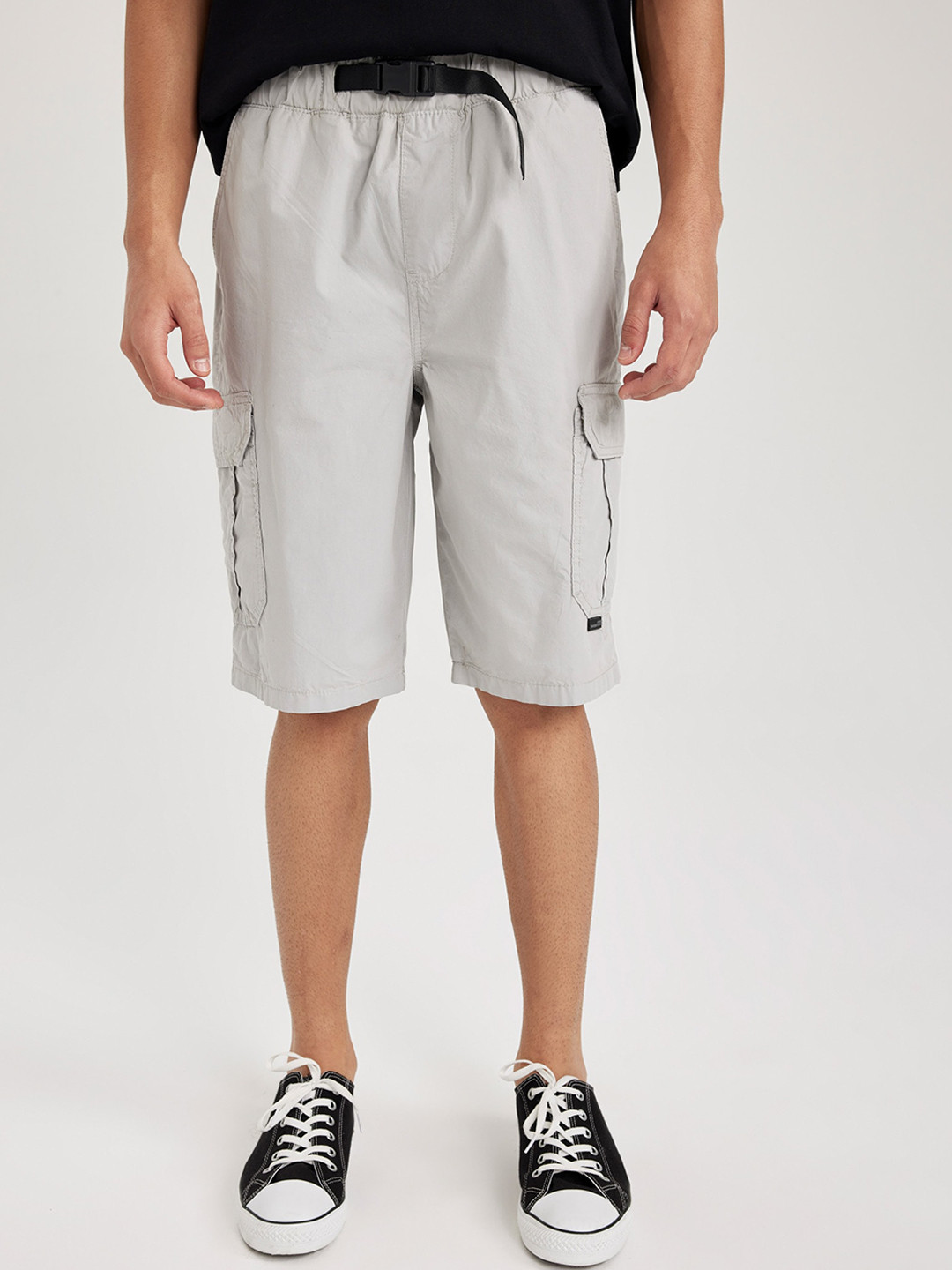 

DeFacto Men Mid-Rise Pocket Cotton Shorts, Grey