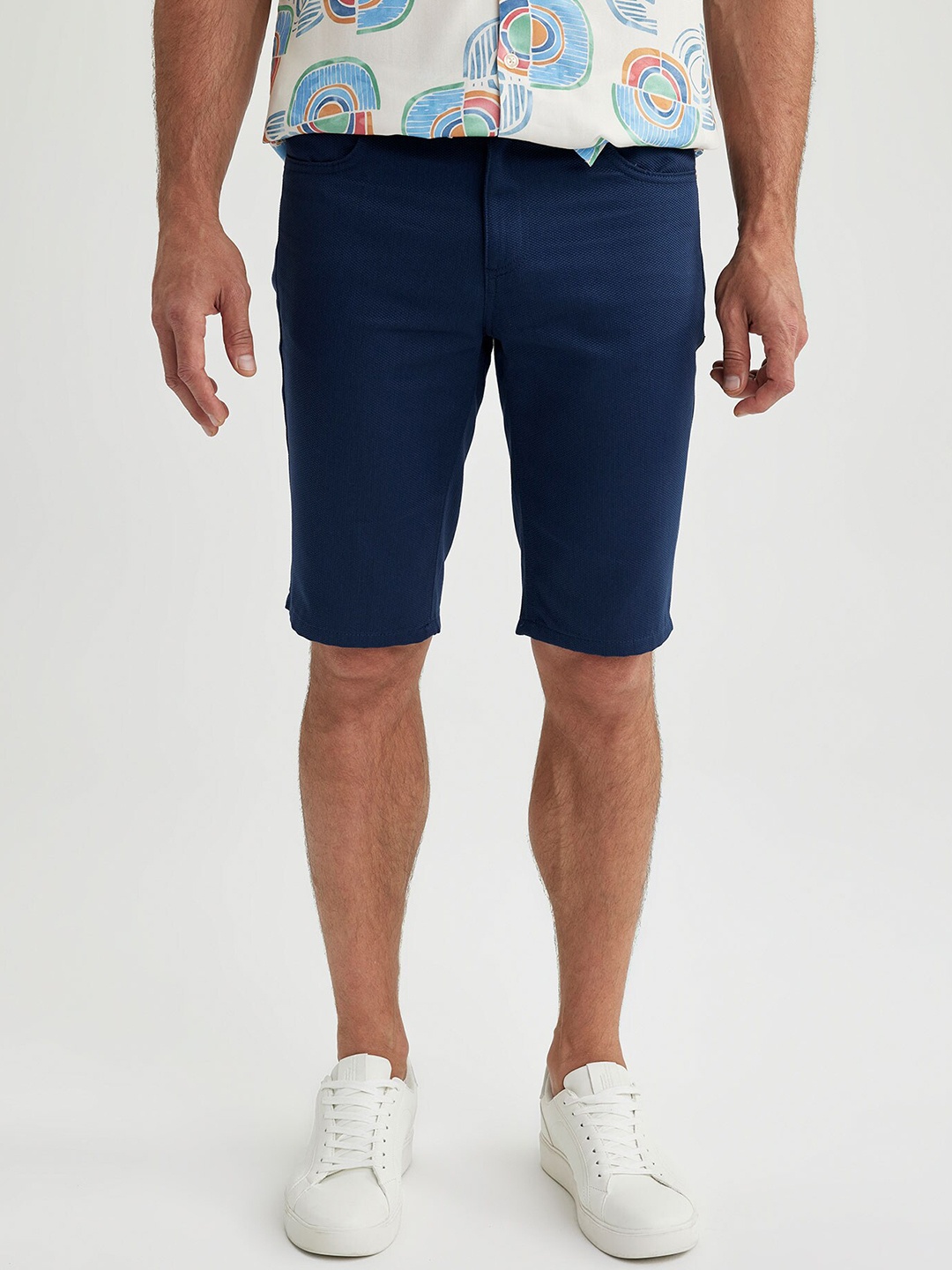 

DeFacto Men Mid Rise Pure Cotton Shorts, Navy blue