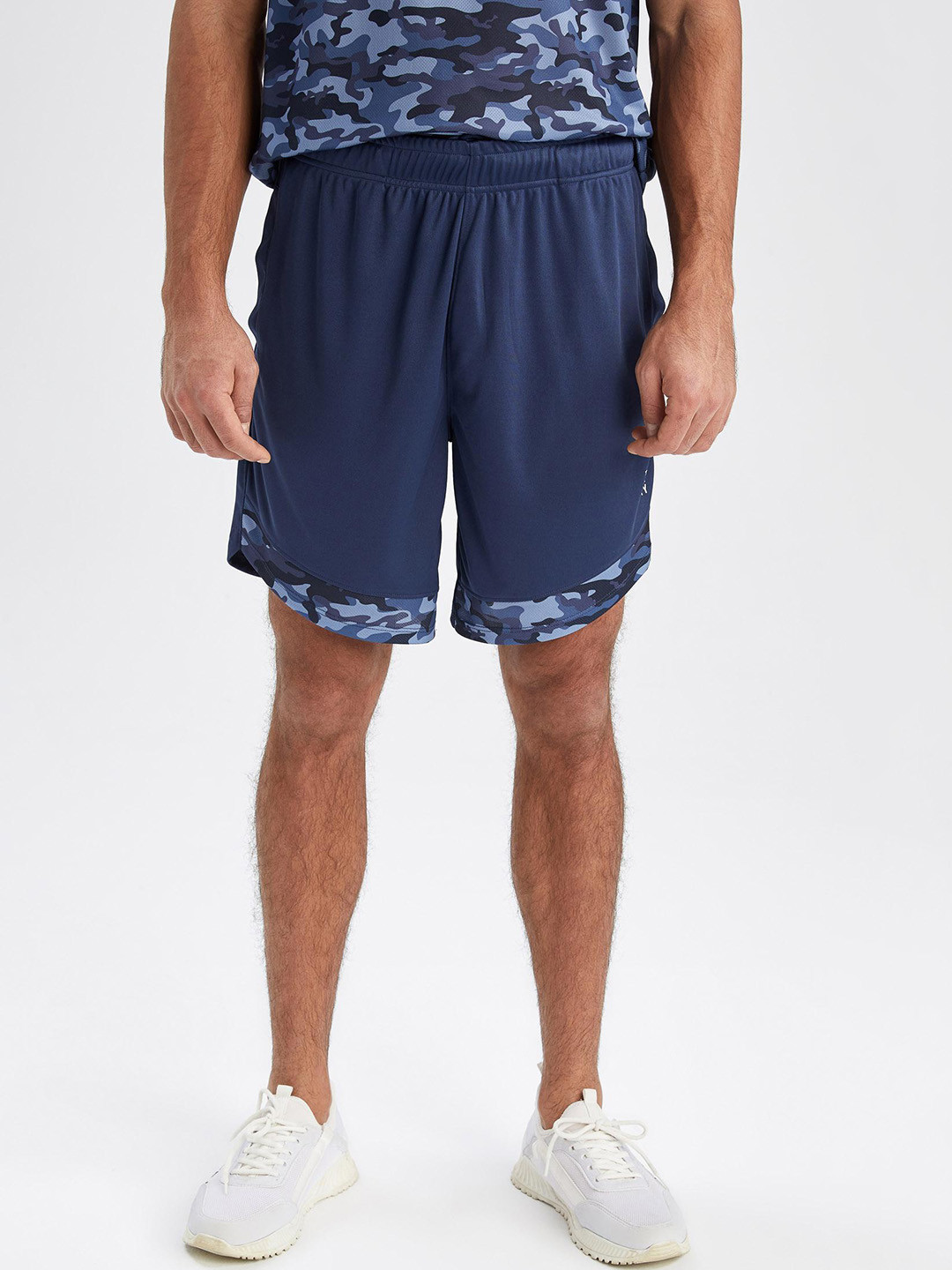 

DeFacto Men Mid-Rise Sports Shorts, Na