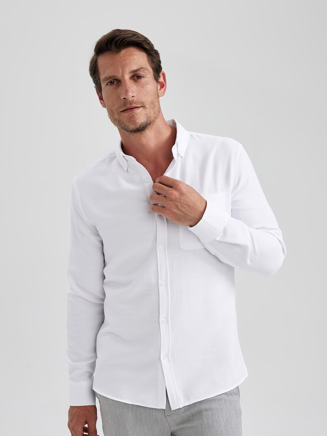 

DeFacto Spread Collar Opaque Casual Shirt, White