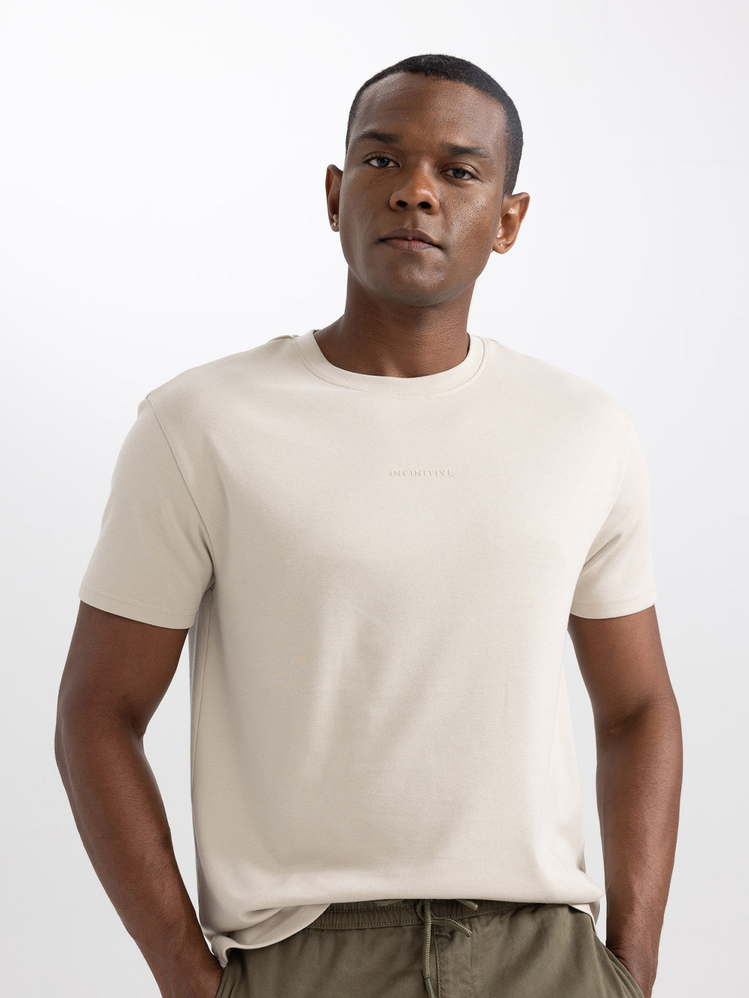 

DeFacto Round Neck Short Sleeves Regular Fit T-shirt, Off white
