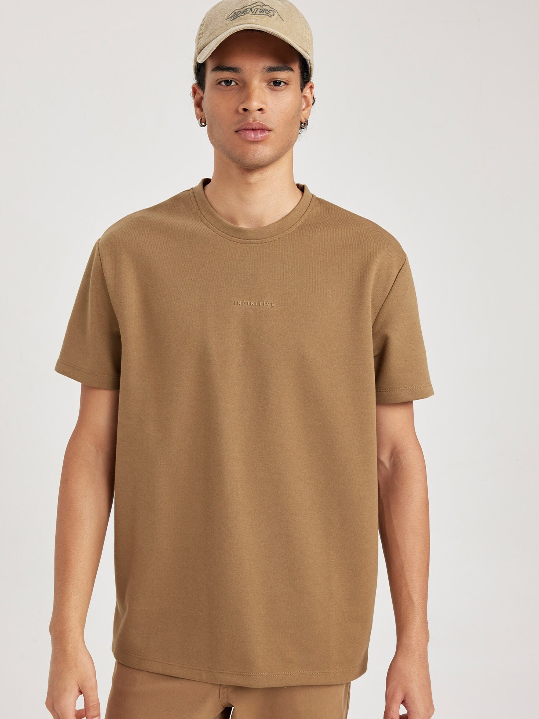 

DeFacto Round Neck Knitted T-Shirt, Camel brown