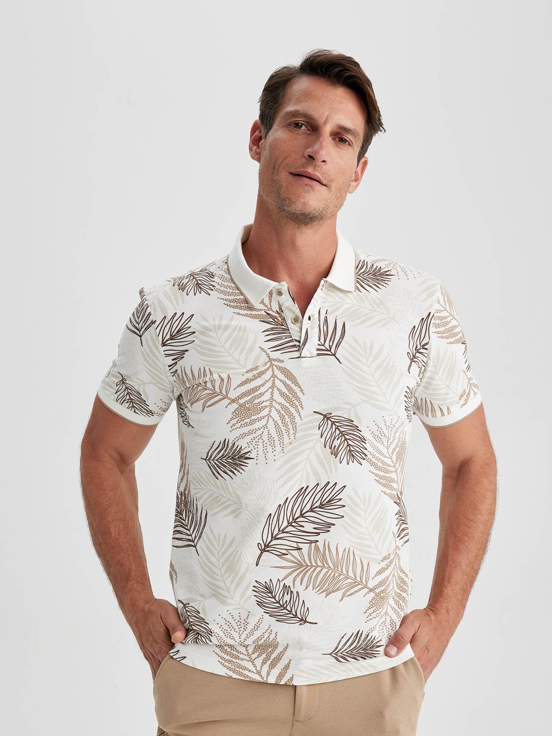 

DeFacto Tropical Printed Polo Neck Short Sleeves Pure Cotton T-shirt, White