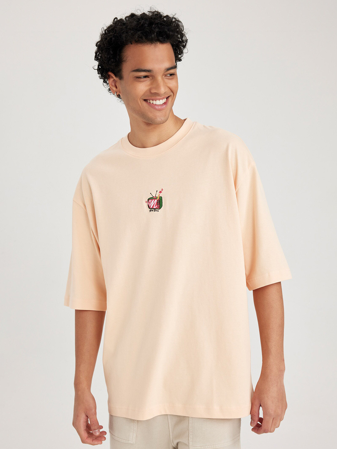 

DeFacto Cotton Drop-Shoulder Sleeves Regular Fit T-Shirt, Beige