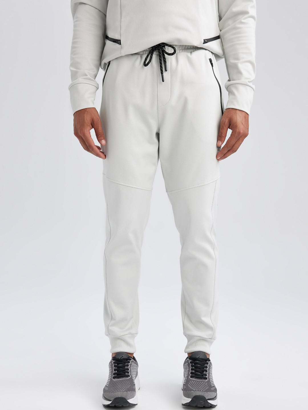 

DeFacto Men Mid-Rise Sports Joggers, White