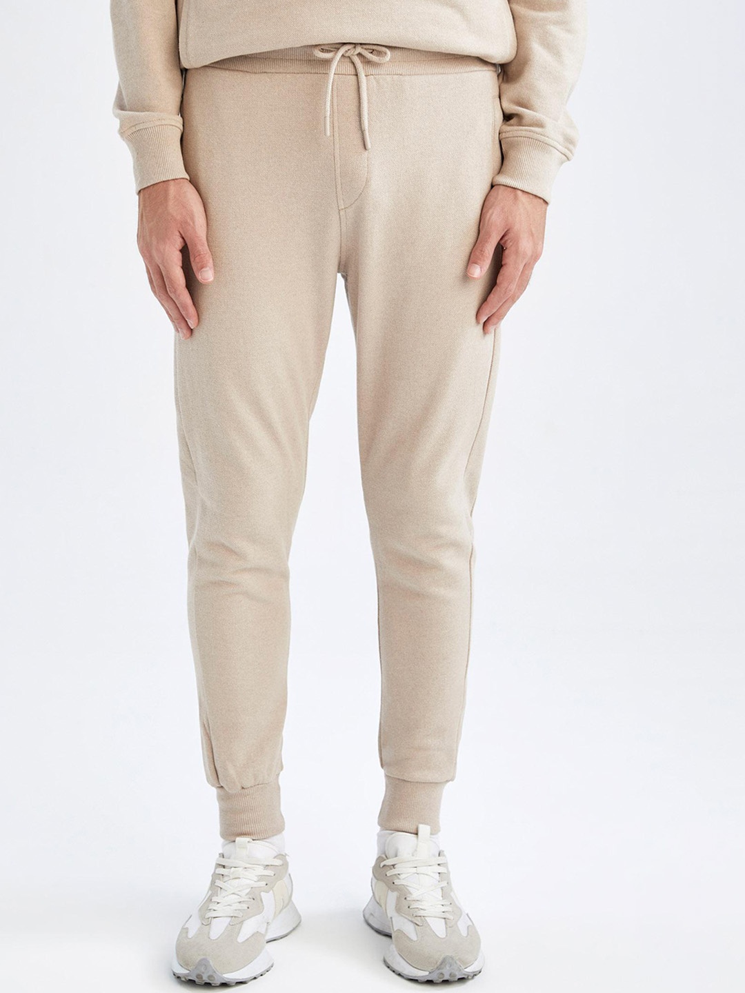 

DeFacto Men Mid-Rise Joggers, Beige