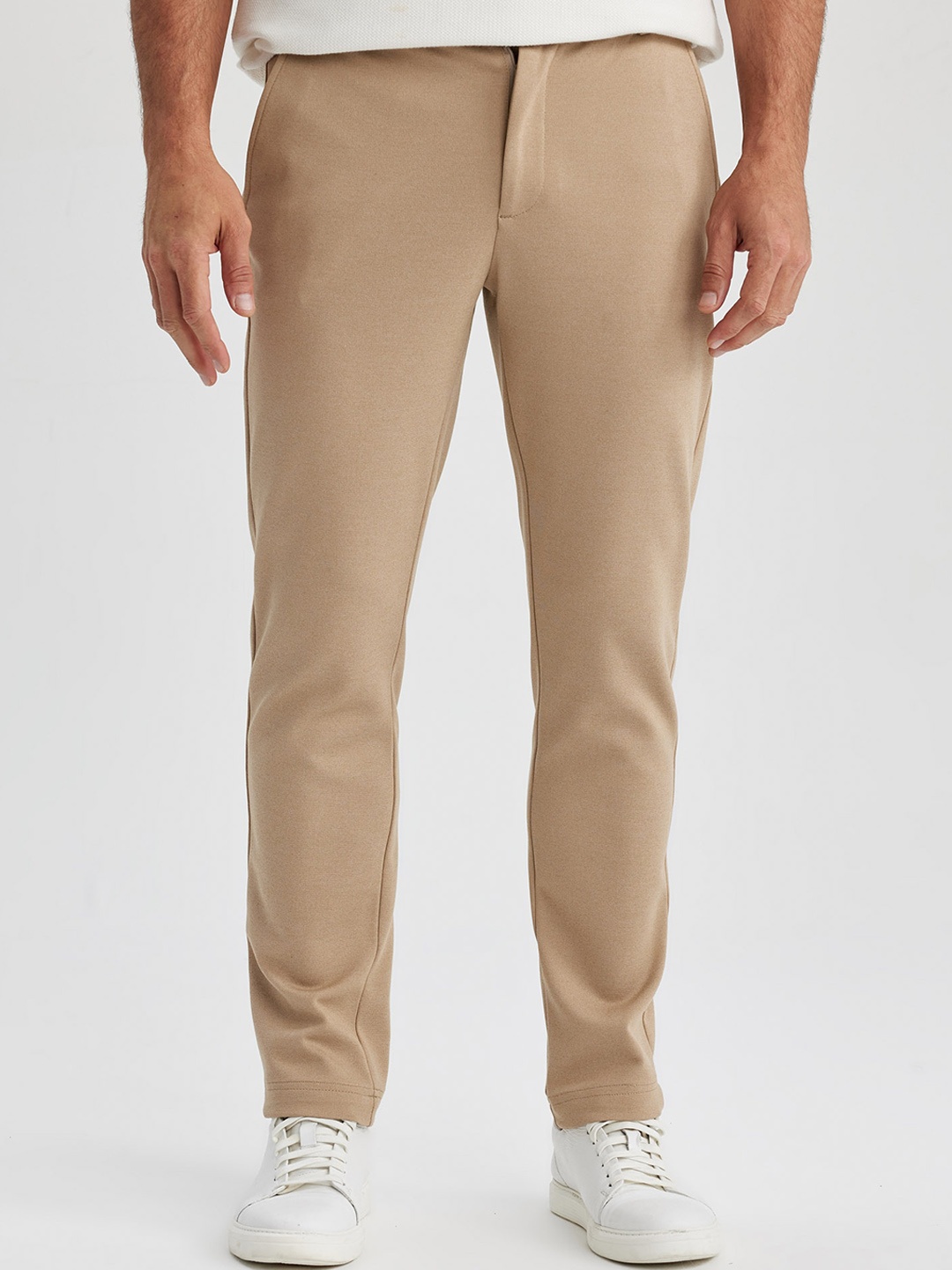 

DeFacto Men Mid Rise Chinos, Beige