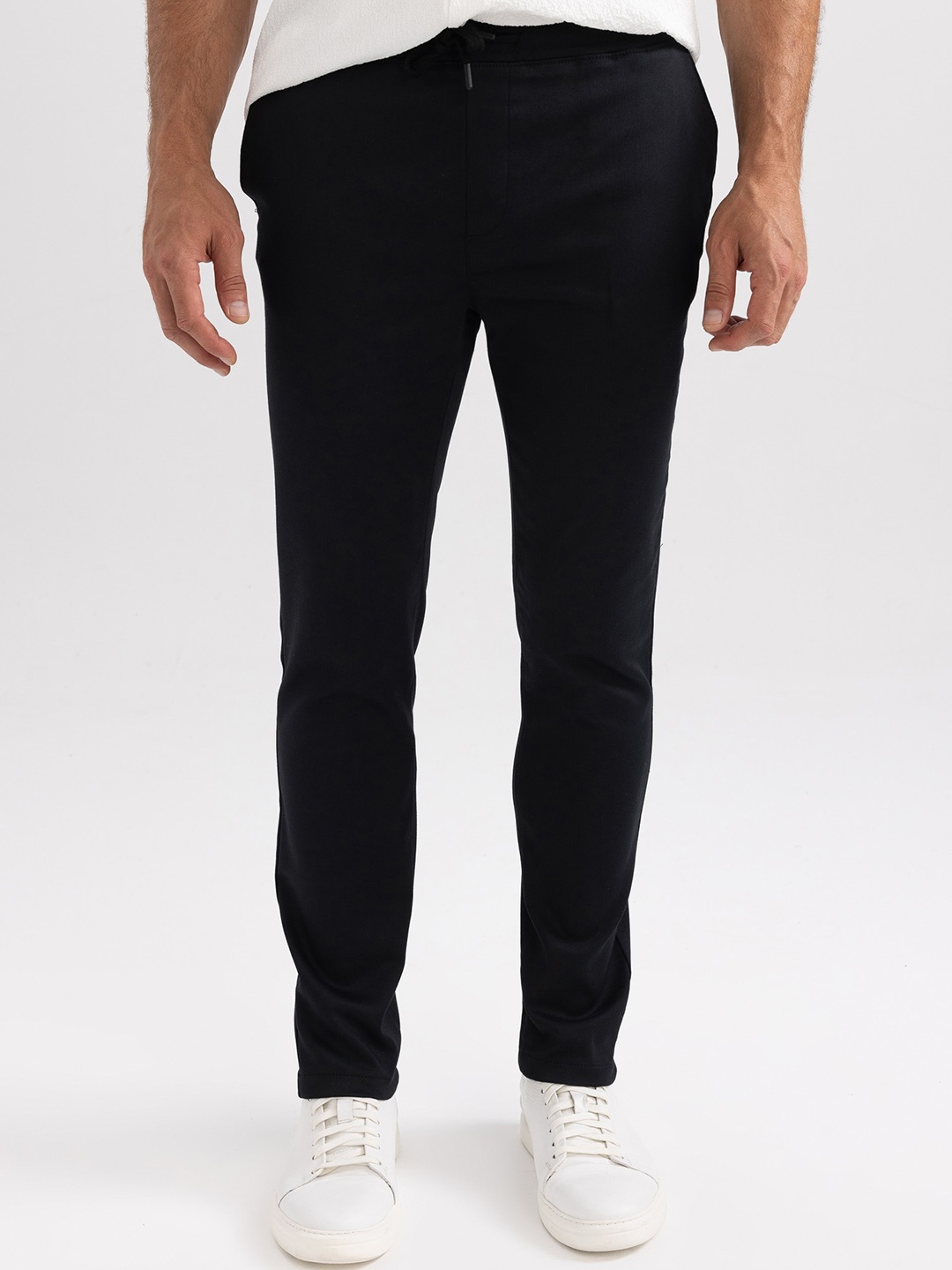 

DeFacto Men Mid Rise Cotton Trousers, Black