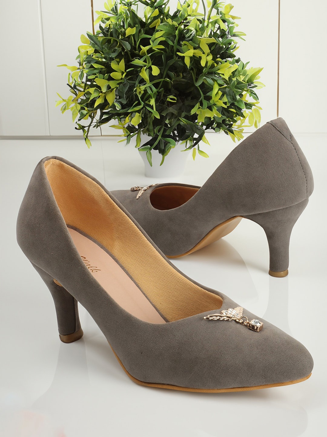 

Retro Walk Textured Velvet Pumps Block Heels, Grey