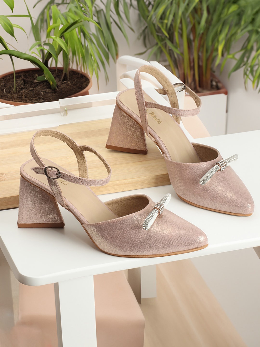 

Retro Walk Pointed Toe Block Heels with Bows, Rose gold