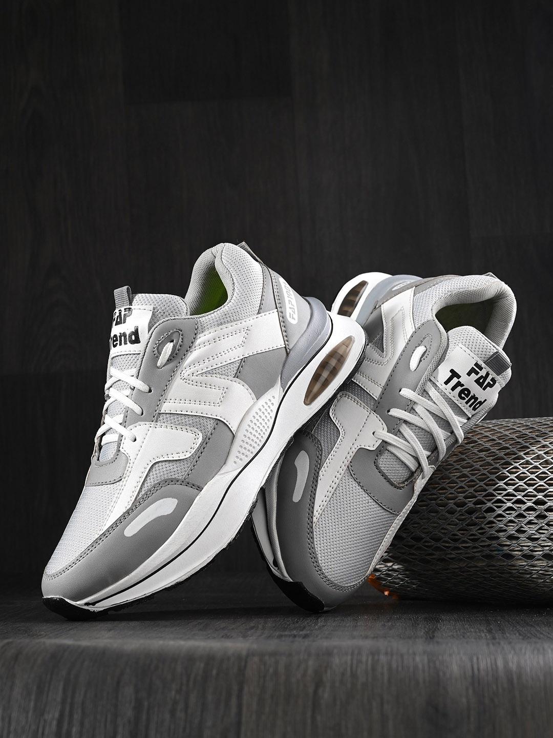 

knoos Men Colourblocked Basics Sneakers, Grey