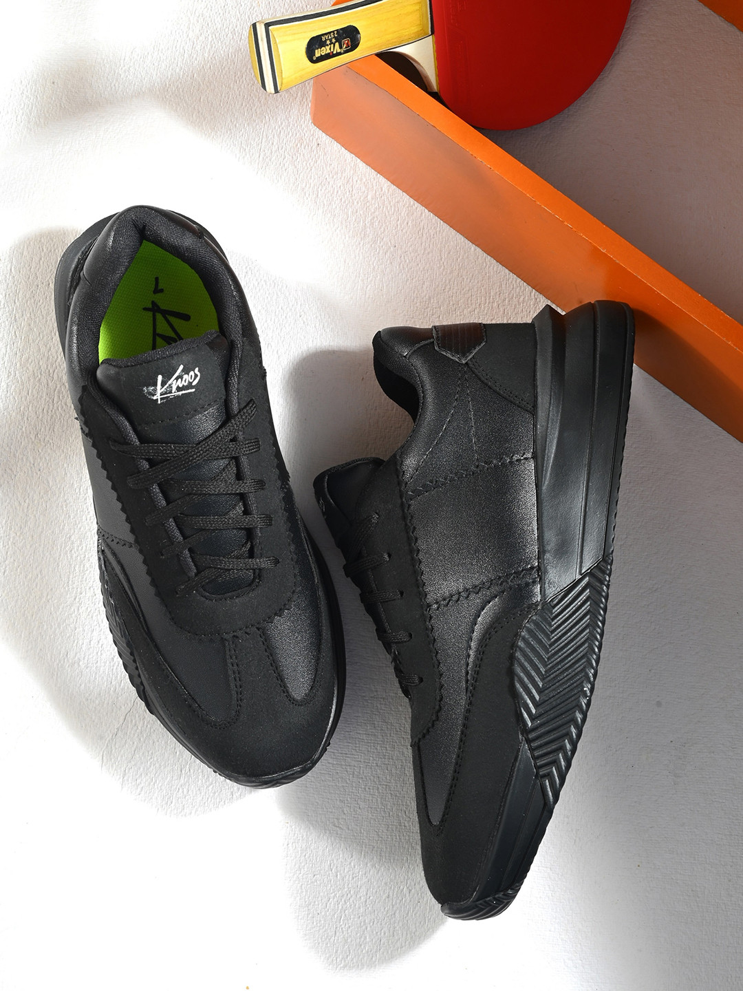 

knoos Men Lightweight Comfort Insole Sneakers, Black