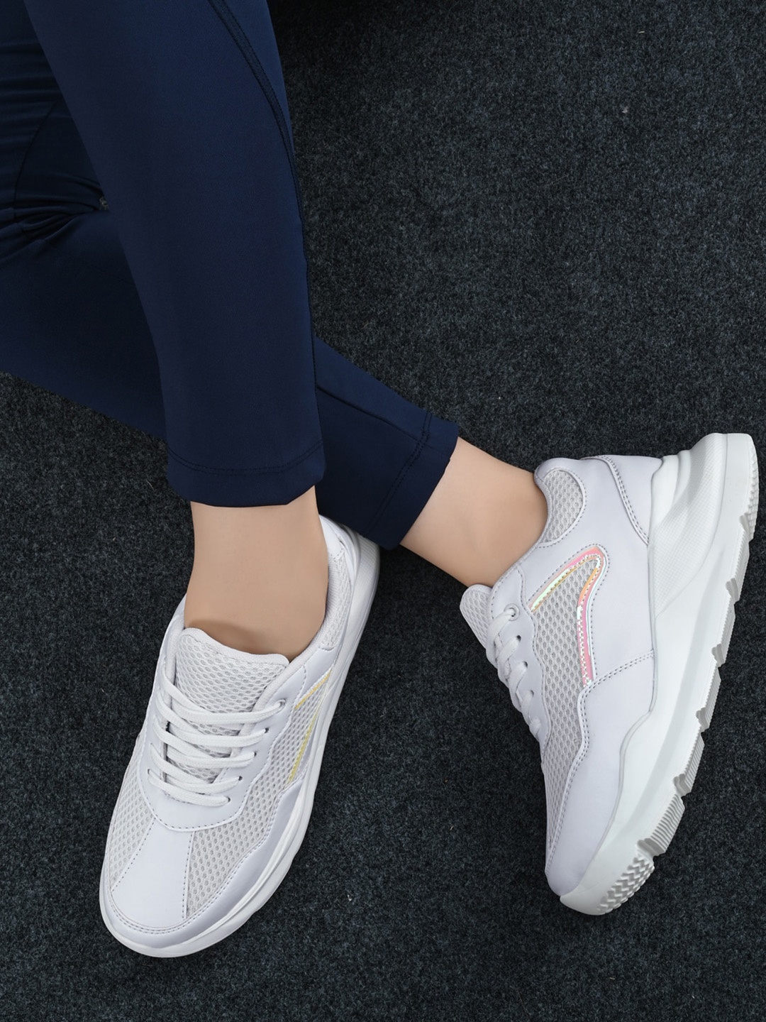 

MISEEN Women Textured Lightweight Comfort Insole Sneakers, White