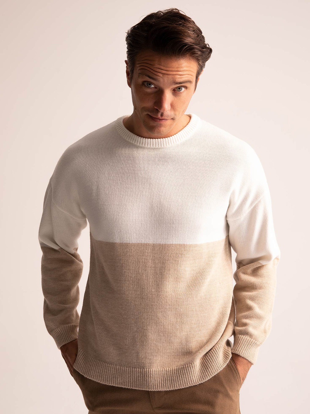 

DeFacto Colourblocked Acrylic Pullover, White