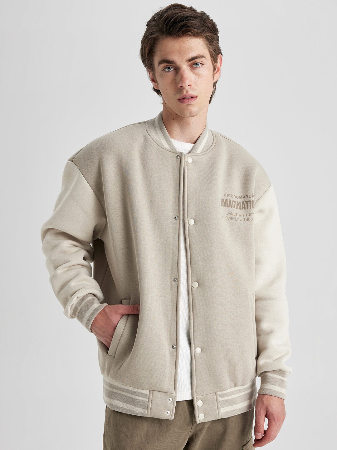 

DeFacto Mock Collar Front-Open Cotton Sweatshirt, Beige