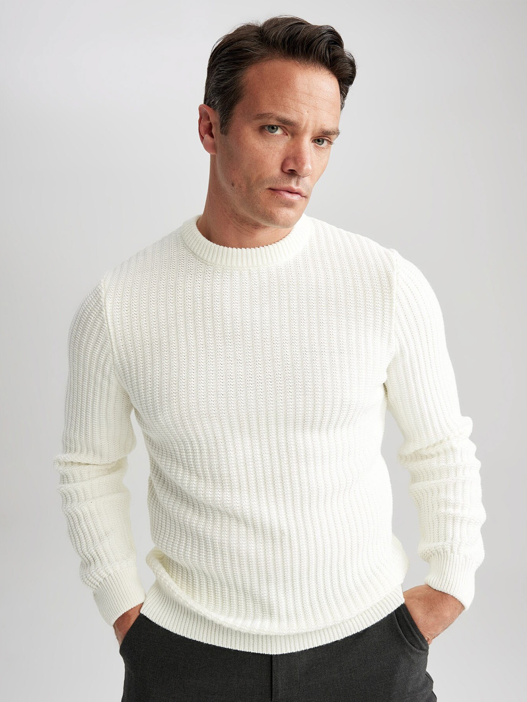 

DeFacto Self Design Cable Knit Acrylic Pullover Sweaters, White