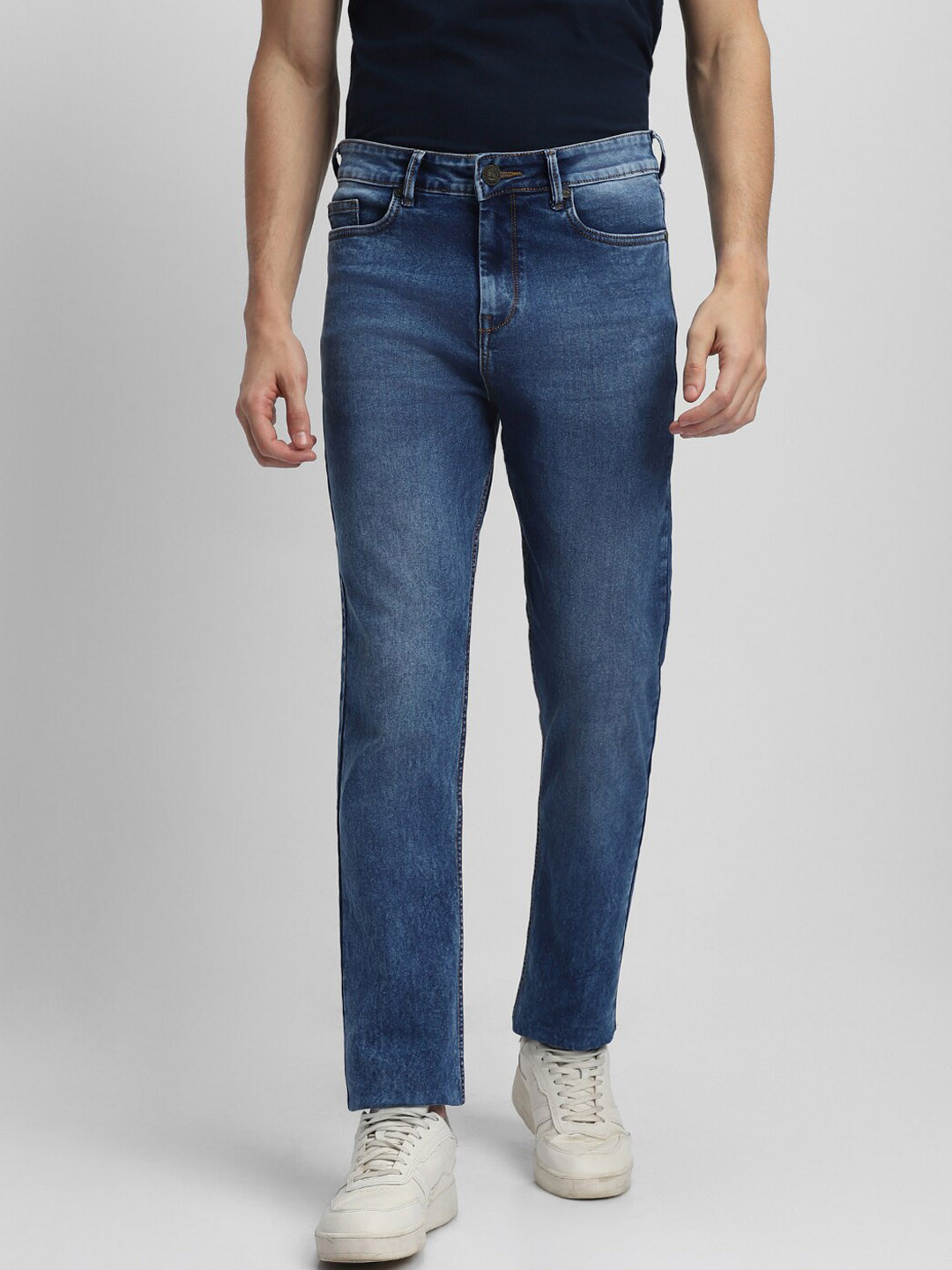 

Dennis Lingo Men Mildly Distressed Light Fade Stretchable Straight Fit Jeans, Blue