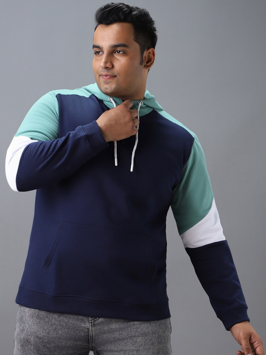 

Urbano Plus Men Colourblocked Hooded Sweatshirt, Blue