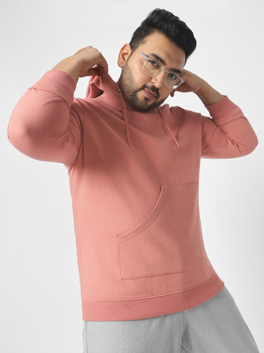 

Urbano Plus Men Solid Hooded Sweatshirt, Pink