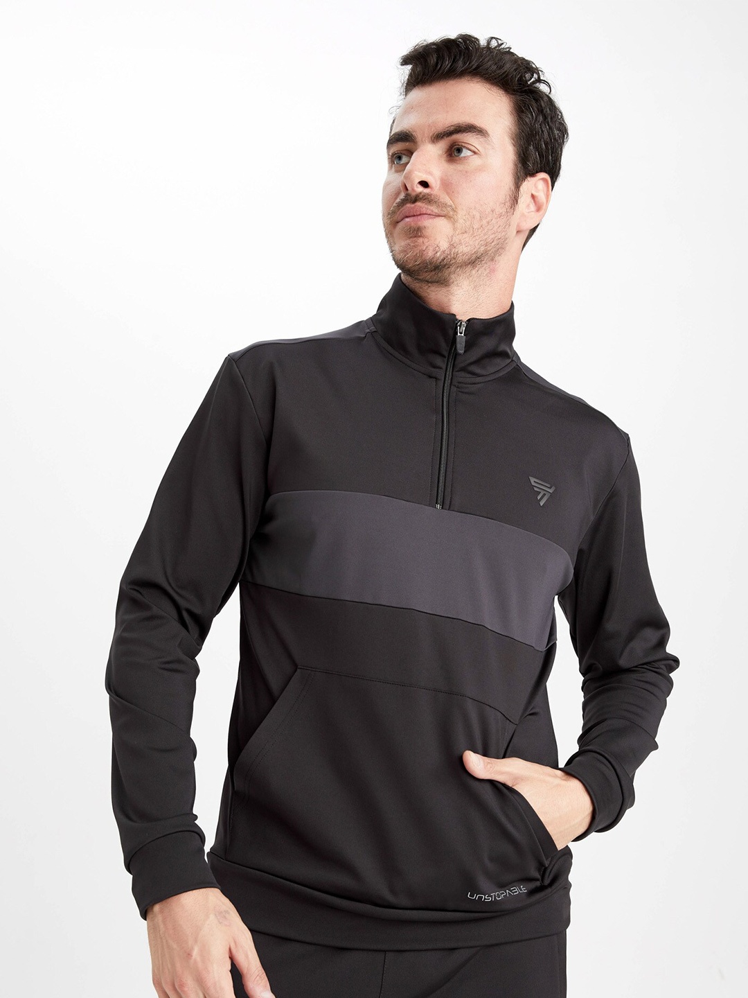 

DeFacto High Neck Pullover, Black