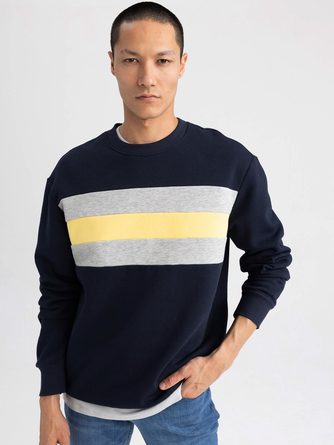 

DeFacto Colourblocked Round Neck Casual Pullover, Navy blue